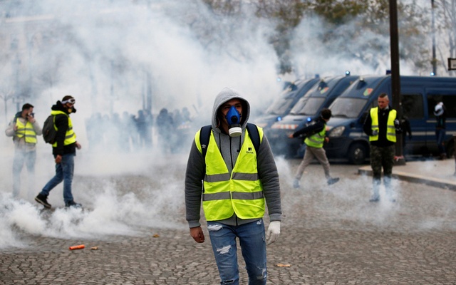 Fransa'da sarı yeleklilerin eylemleri 8'inci ayını doldurdu