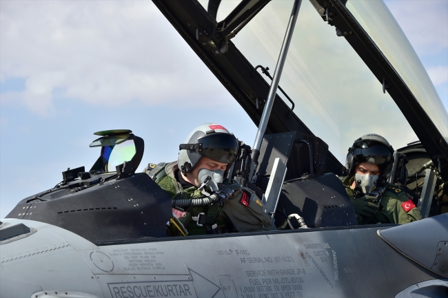 Türkiye ve Azerbaycan uçakları semada buluştu