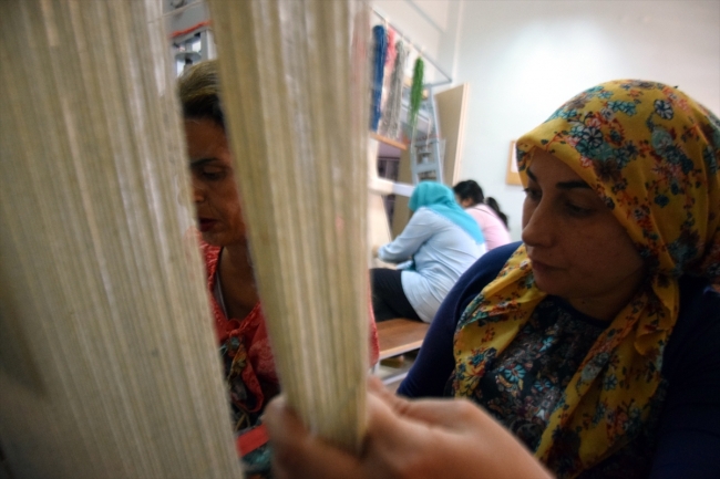 Cumhurbaşkanı Erdoğan için seccade işledi