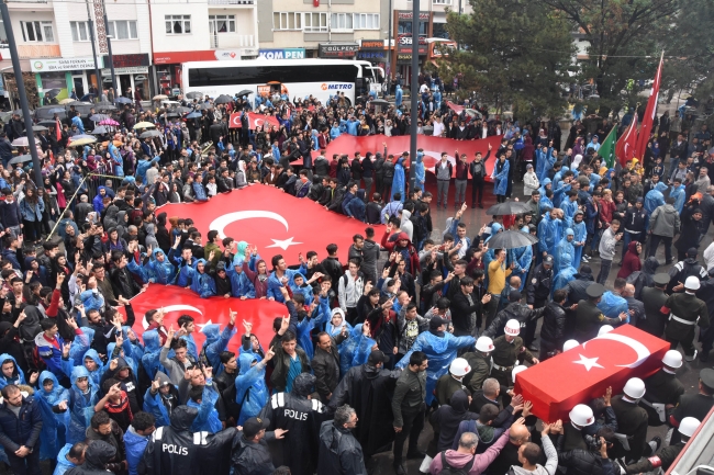 Şehit Uzman Onbaşı Furkan Peker son yolculuğuna uğurlandı