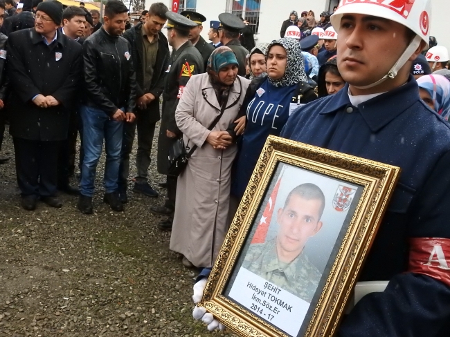 Şehit er Hidayet Tokmak son yolculuğuna memleketinde uğurlandı