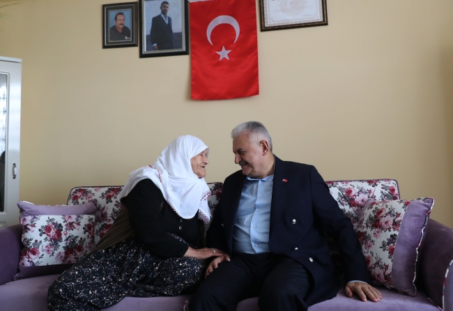 Başbakan Yıldırım'dan 15 Temmuz şehidi Cantürk'ün ailesine ziyaret