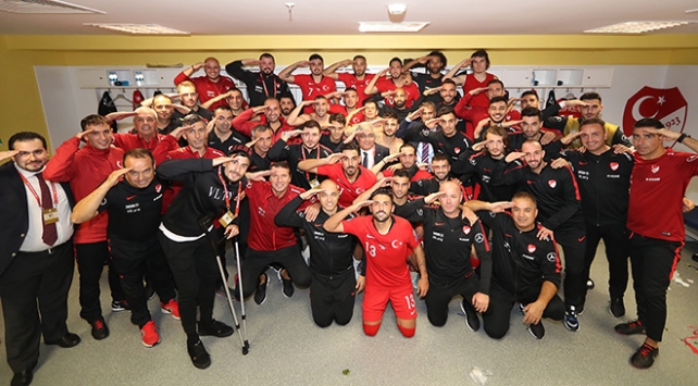 Sanatçılardan Barış Pınarı Harekatı'na tam destek