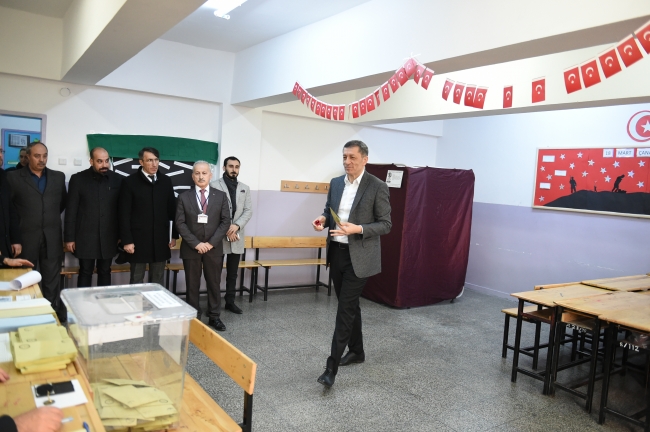 Bakanlar oylarını kullandı