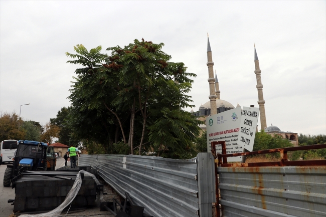Selimiye Camii meydanının düzenlenmesi için çalışmalar başladı