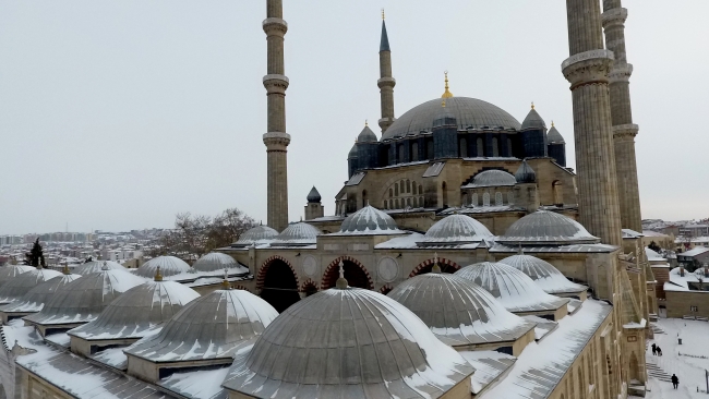 Selimiye Camisi dünyanın dört bir yanından ziyaretçi akınına uğruyor