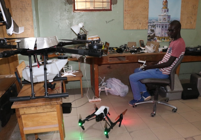Senegalli genç mucit yerli drone'u ile ülkede sıtmayı bitirmeyi amaçlıyor