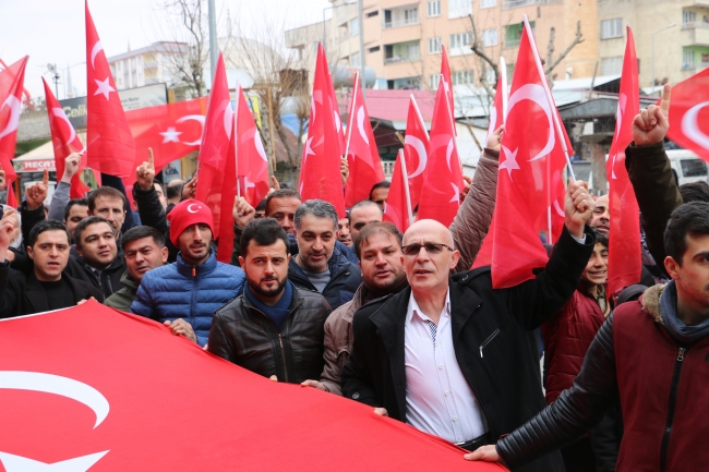 Yurdun dört bir yanından Mehmetçik'e destek sürüyor