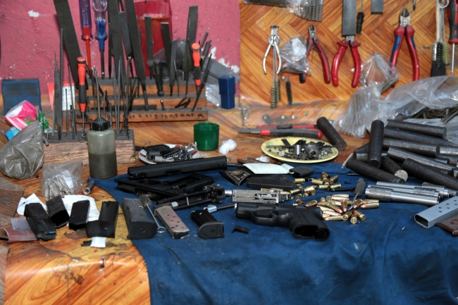 İstanbul'da silah imalathanesine baskın