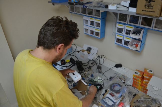 Silikon Vadisi'ni bırakıp köyünde termostat üretmeye başladı