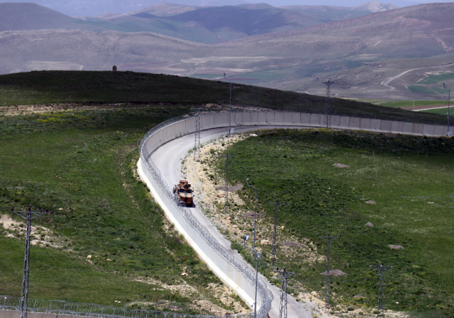 İleri teknolojiyle donatılan Türkiye-İran sınırı gece gündüz gözetleniyor
