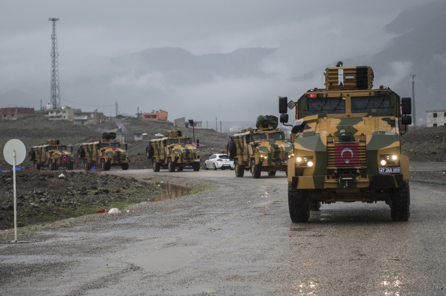 Sınıra JÖH ve PÖH sevkiyatı sürüyor