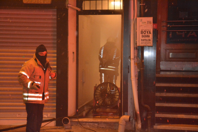 İstanbul'da 6 katlı binada yangın