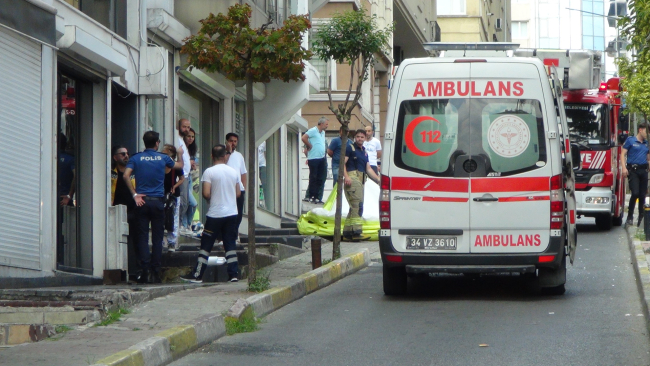 İstanbul'da bir kadın, yoldan geçenlerin üstüne kezzap ve çamaşır suyu döktü