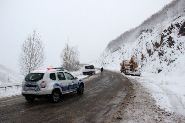 Beklenen oldu! Birçok kente mevsimin ilk karı düştü