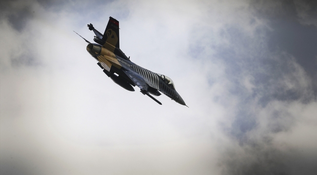 SOLOTÜRK'ten Başkent semalarında gösteri uçuşu