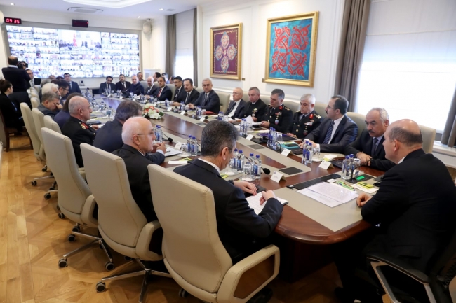 İçişleri Bakanı Soylu'dan "güvenlik" toplantısı