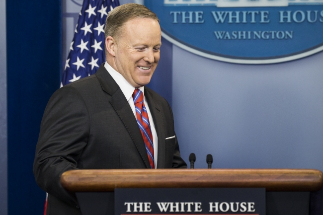 Trump yönetiminde fırtına dinmiyor