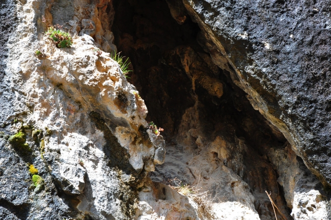 Spil'deki iki mağara turizme kazandırılacak