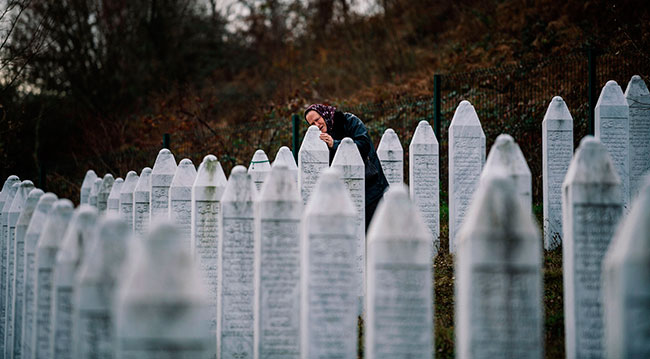 Srebrenitsa'daki Potoçari Anıt Mezarlığı. Fotoğraf: Getty