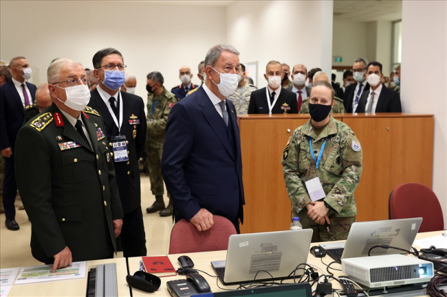 Bakan Akar: NATO'nun canlı ve etkin olduğuna inanıyoruz