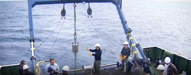 Yüzen laboratuvarla Ege'de akustik veri toplanıyor