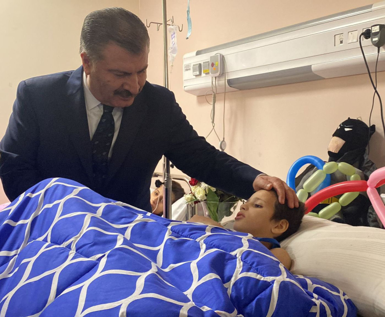 Bakan Koca'nın Mısır'da ziyaret ettiği Gazzeli yaralılar yaşadıklarını anlattı