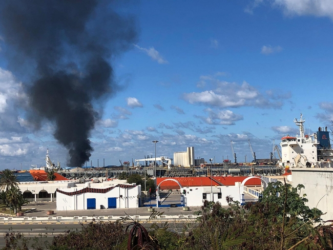 Hafter milisleri Trablus Limanı'na roketli saldırı düzenledi