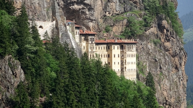 Sümela Manastırı'na turist akını