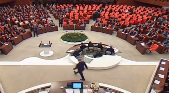 Bakan Soylu yemin ederken CHP salondan çıktı