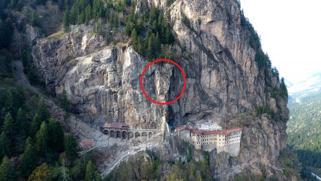 Sümela Manastırı'nda 360 tonluk kaya tehdidi