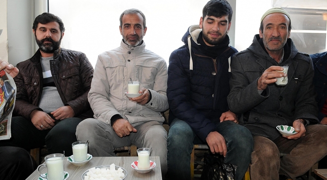 Süt, kahvehanelerde çayın rakibi oldu