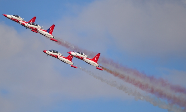 Türk Yıldızları yine nefesleri kesti: İşte o anlar...