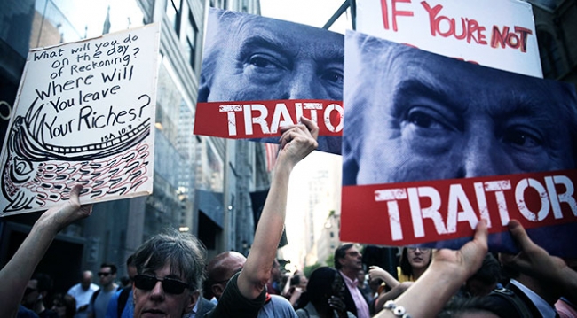 Demokratların kalesi New York'ta Trump protestosu