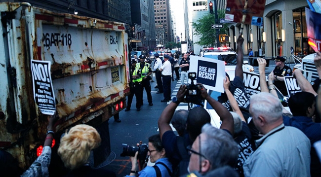 Demokratların kalesi New York'ta Trump protestosu