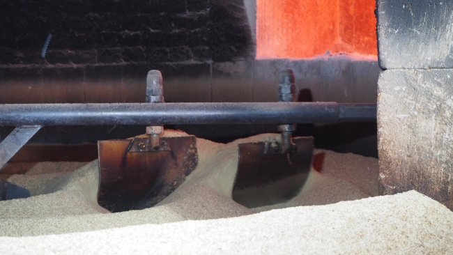 Yarım asırdır susamı taş değirmende tahine dönüştürüyor