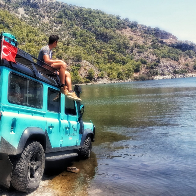 30 bin lira maaşlı "profesyonel turist" mesaisini tamamladı