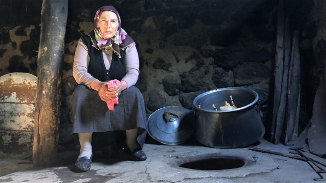 Kars'ın geleneksel lezzeti: Tandırda kaz
