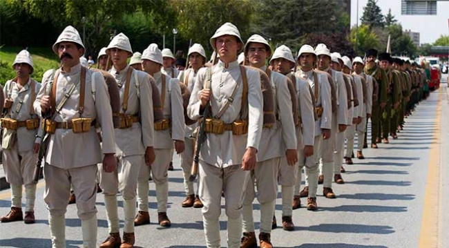 TBMM'den eski Meclis'e geçit töreni düzenlendi