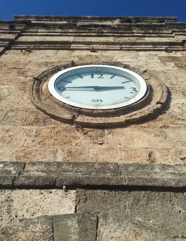 Tarihi Saat Kulesi'nin orijinal saatini çalıp plastiğini takmışlar