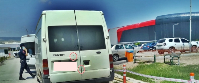 Tarım işçilerini taşıyan minibüse silahlı saldırı: 3 yaralı