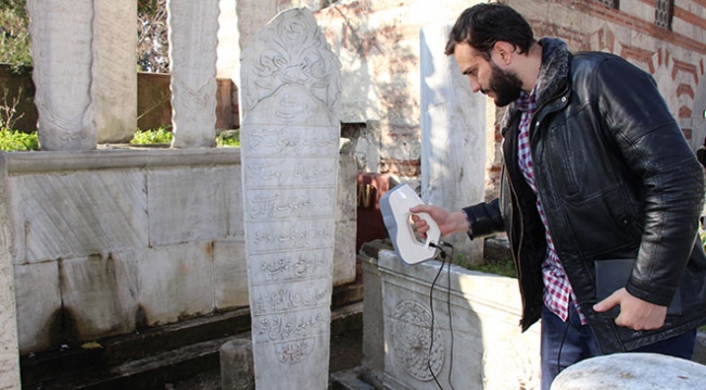 Eyüpsultan'daki 10 bin mezar taşına 3 boyutlu koruma