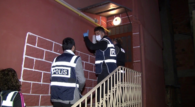 Tavuk kümesinden silah ve uyuşturucu çıktı: 19 gözaltı