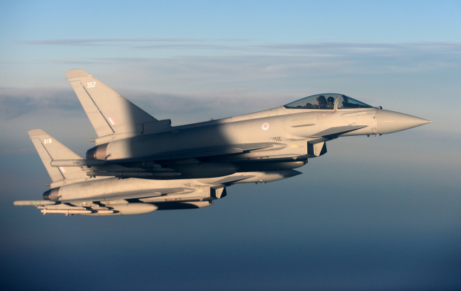 ABD'nin F-16 kararına göre Türkiye'nin İngiltere’den Typhoon savaş jeti alma ihtimali de bulunuyor.