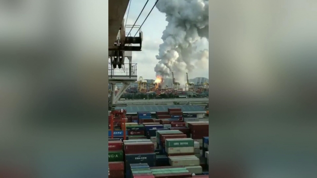 Tayland'da kargo gemisi yandı: 130 kişi hastaneye kaldırıldı