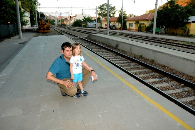 4 yaşındaki Teoman'ın tren sevgisi
