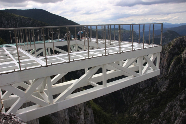 450 metre yükseklikte ekmek parası mücadelesi