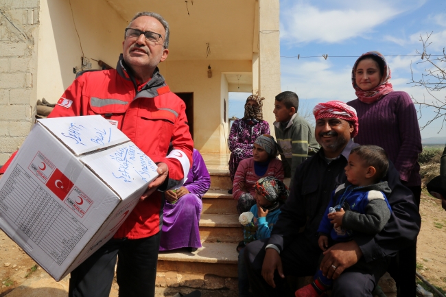 Türk Kızılayı'ndan terörden arındırılan Nasıriye Köyü'ne insani yardım