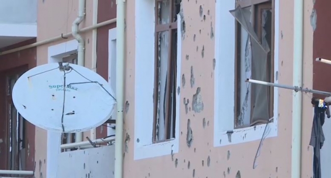 Terter'de harabeye dönen evleri TRT Haber görüntüledi