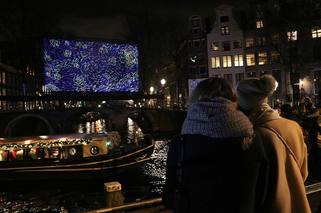 Amsterdam'da ışık sanat festivali